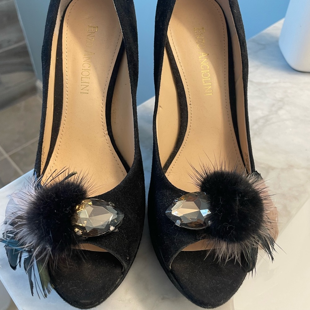 Enzo Angiolini suede peep toes pumps